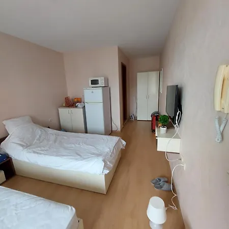 アパートホテル Noks Prestige Aparthotel,